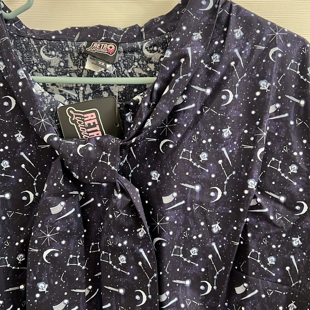 Darling Fitted ModCloth Constellations Sleeves Tie Top NWT